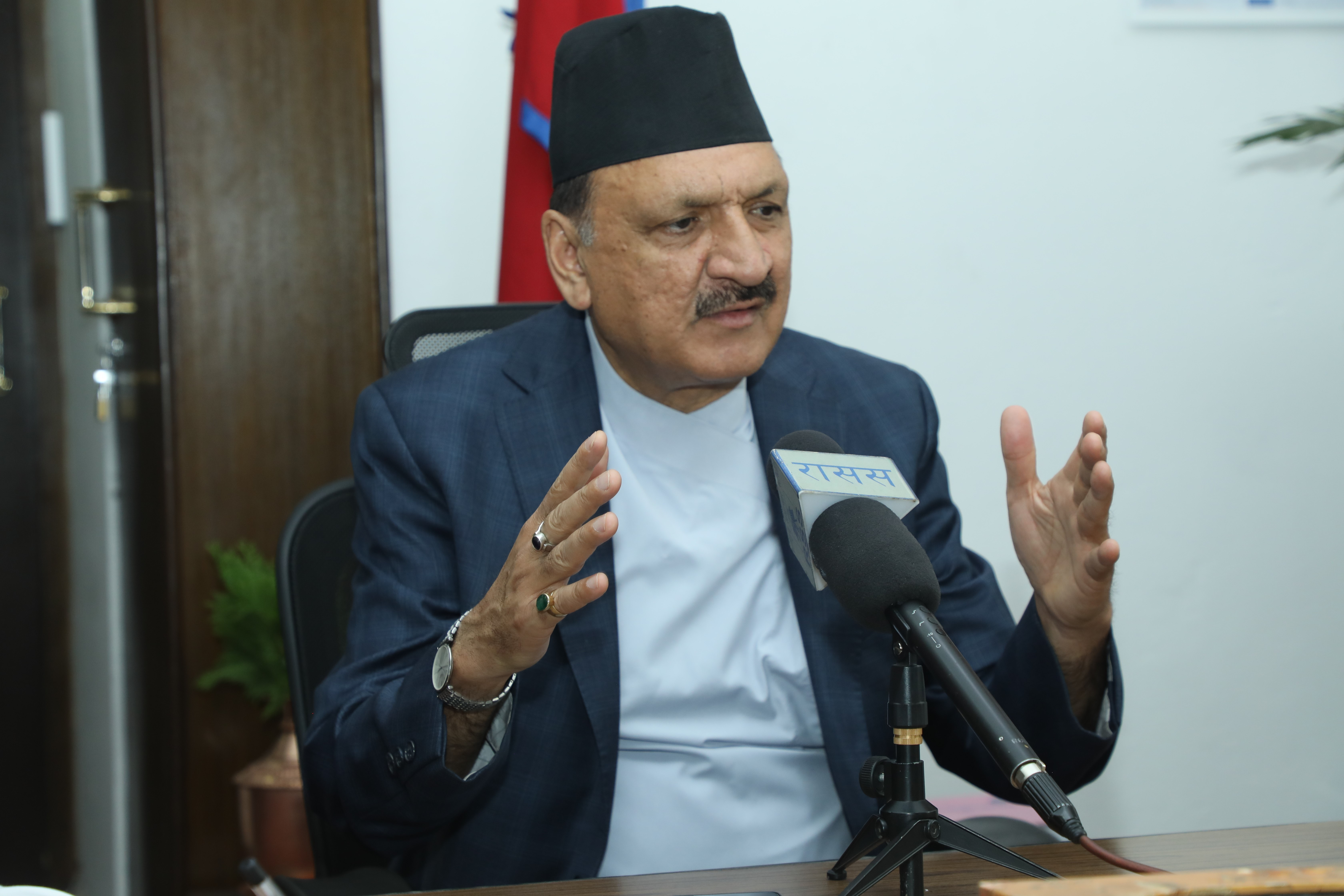 मुलुकको समग्र आर्थिक स्थिति, बजेट कार्यान्वयन र अबको मौद्रिक नीतिको विषयमा अर्थमन्त्रीको अन्तर्वार्ता