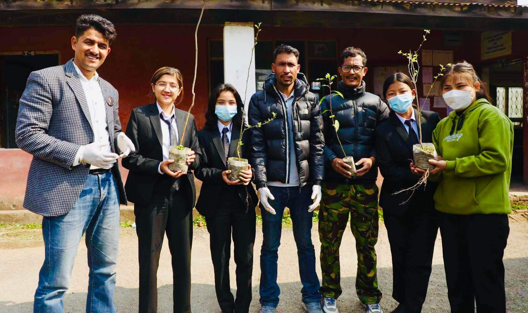 अखिल क्रान्तिकारीद्वारा पाटन क्याम्पसमा वृक्षारोपण