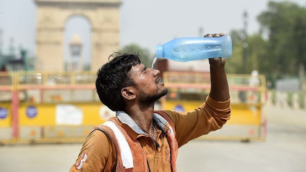 दिल्ली : ५४ वर्षमा सबैभन्दा तातो तेस्रो दिन, तापक्रम ३३ डिग्री पार