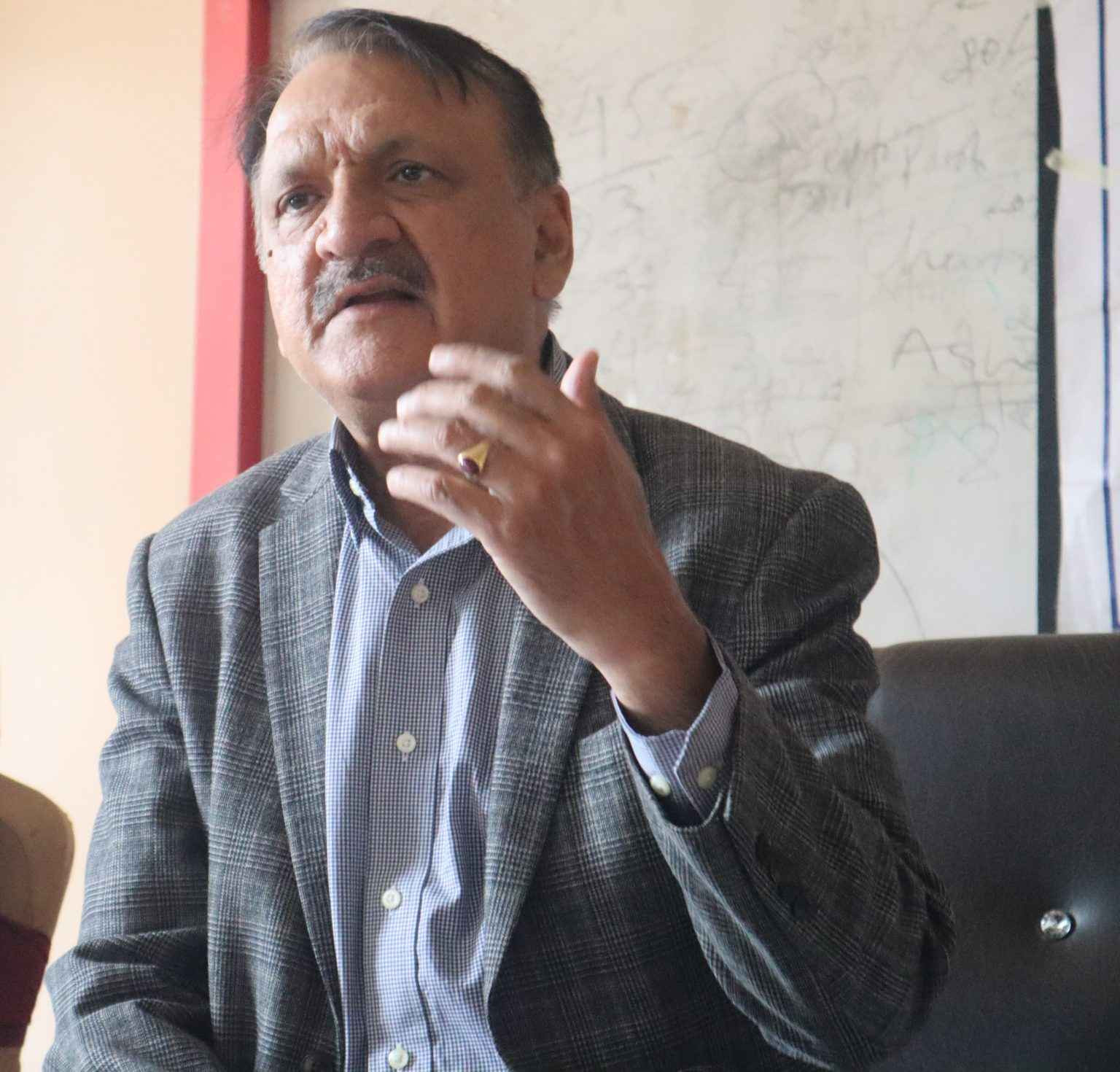 अर्थमन्त्री महतले भने– ब्याजदर घटाउने नीति ल्याउने तयारी भएको छ