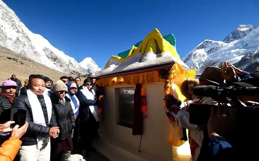 प्रधानमन्त्रीले कालापत्थरमा गरे शान्तिदीप यात्राको शुभारम्भ