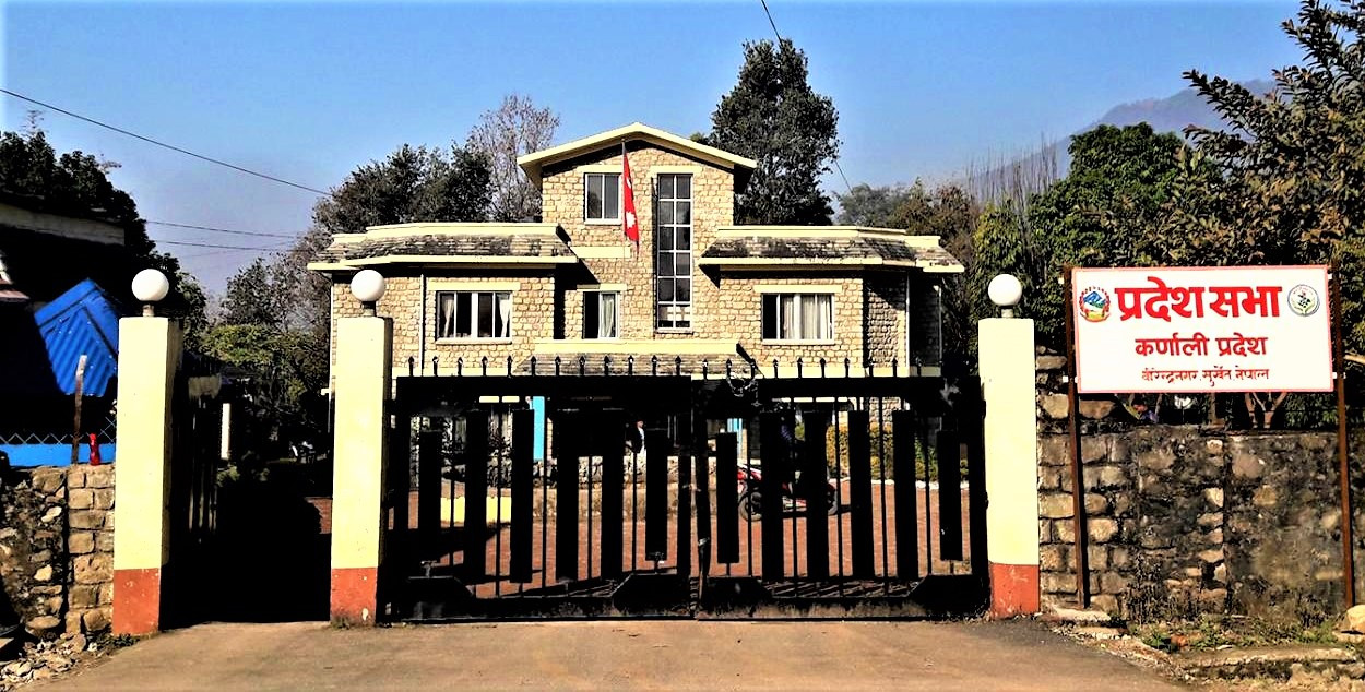 कर्णाली प्रदेश सभामा दुई विधेयक टेबुल