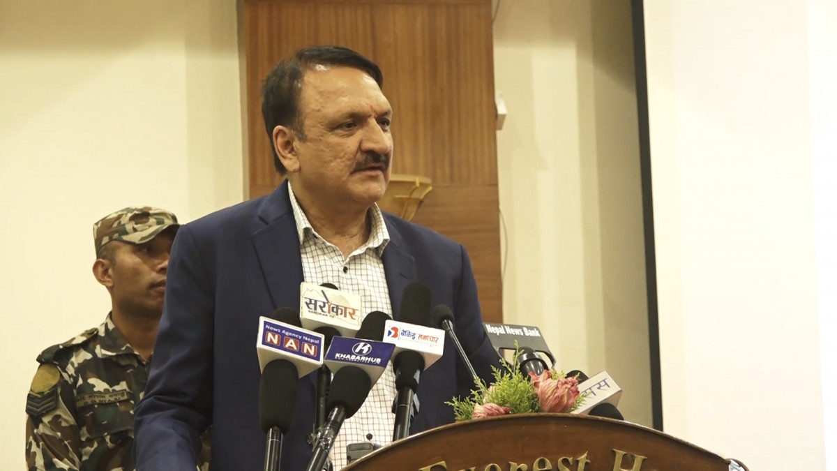 जग्गा तथा सेयरबजारमा भित्रीरूपमा धेरै कर्जा गएकोले अर्थतन्त्रमा समस्या आएको हो : अर्थमन्त्री महत