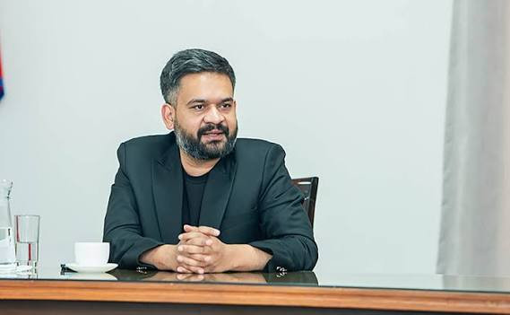 पारिवारिक भ्रमणमा पोखरा पुगे प्रधानमन्त्री बालेन्द्र शाह