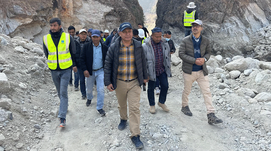 फास्ट ट्र्याक निर्माणमा वैकल्पिक व्यवस्थाबाट बिजुली दिइने