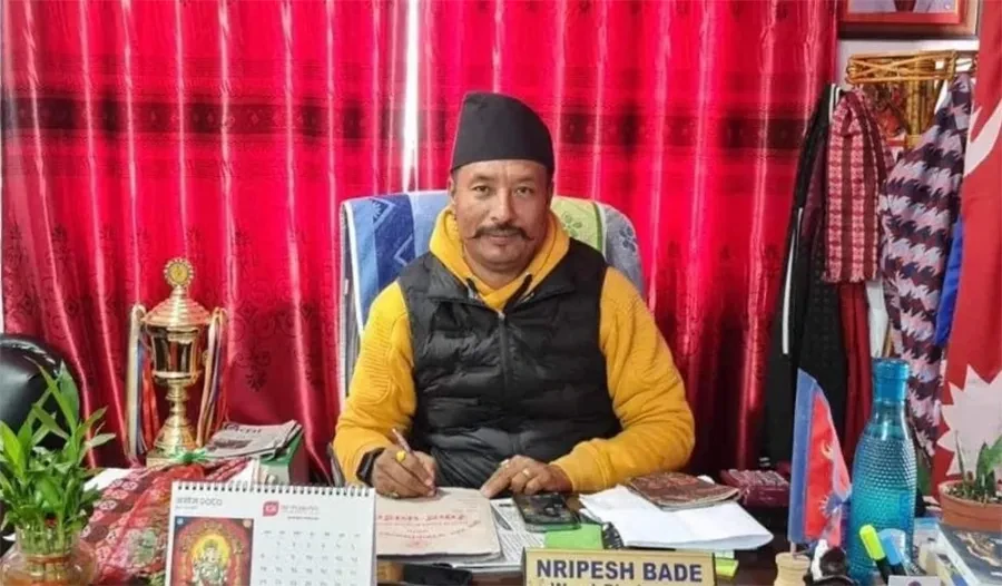 १५ लाख घुससहित वडाध्यक्ष बादे पक्राउ