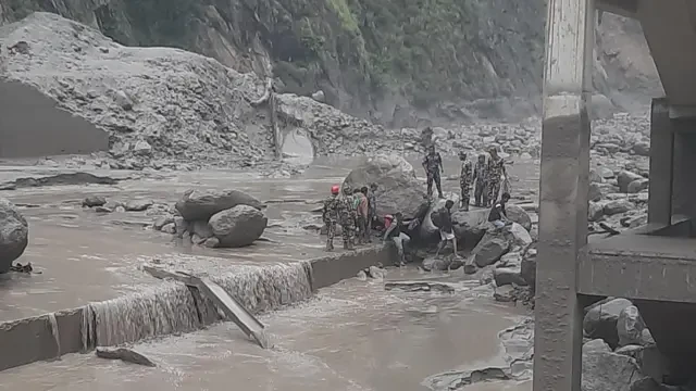 बाढी प्रभावित क्षेत्रमा निजी हेलिकप्टर परिचालन गर्न छुट्टै अनुमति लिनु नपर्ने