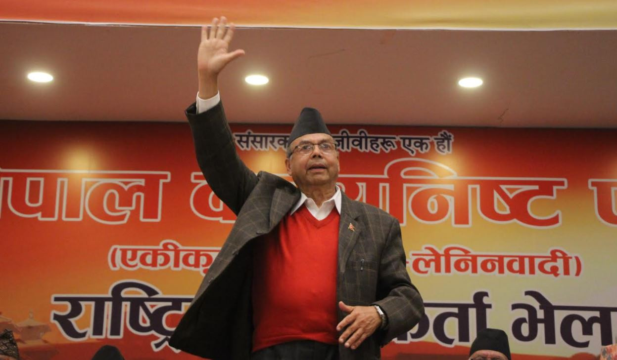 सत्ता सञ्चालकबाटै गणतन्त्रमाथि खतरा छ : झलनाथ खनाल