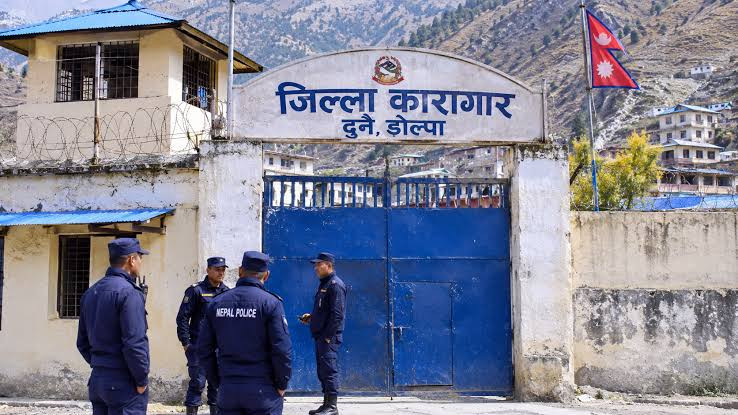 डोल्पाको सदरमुकाम दुनैस्थित जिल्ला कारागारबाट ८ जना कैदी फरार