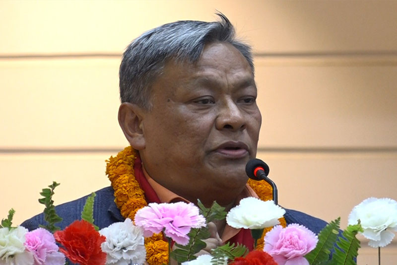 मन्त्री कुलमान घिसिङले निर्माण व्यवसायीहरूको मानमर्दन गरेको अध्यक्ष रवि सिंहको आरोप