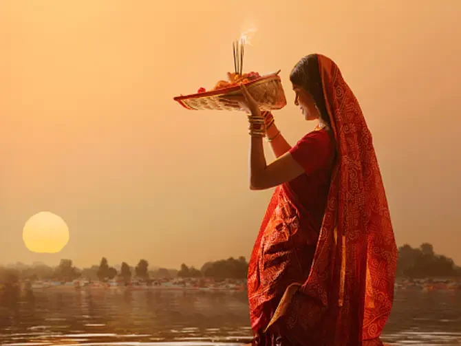 छठ कस्तो पर्व हो ? किन र कसरी मनाइन्छ यो चाड ?
