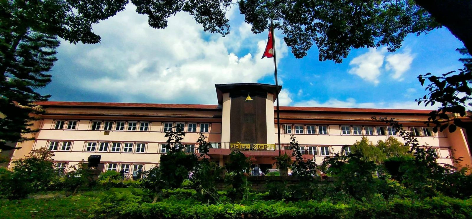 गभर्नर नियुक्ति विवाद पौडेल र निरौला श्रीमानले हेर्दै